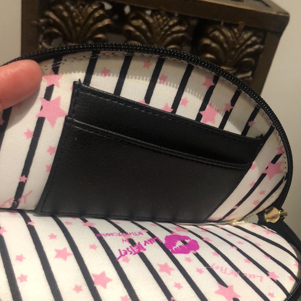 Vintage Betsey Johnson kitten wristlet found in drawer. - Picture 3 of 8